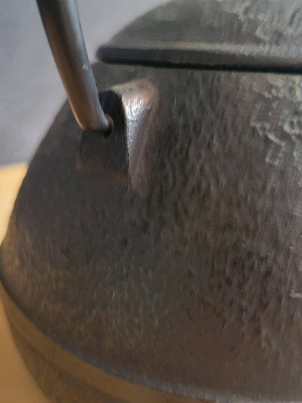 Joyce Chen Tsunami Tidal Wave Cast Iron Teapot, Strainer. Tetsu kyusu. - Picture 8 of 11